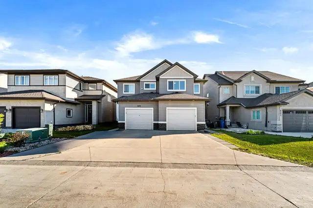 3-Bed Home Backing Onto a Park — 245 El Tassi, Winnipeg