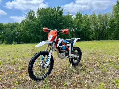 Moto KTM Freeride électrique 2021 avec 92km d’usage. État comme neuf. Vien avec charger rapide. 2-3h...
