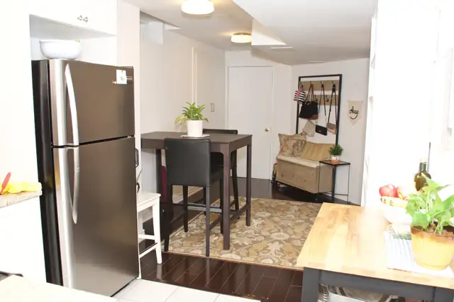 Fantastic Maple/Vaughan Location in Long Term Rentals in Markham / York Region - Image 10