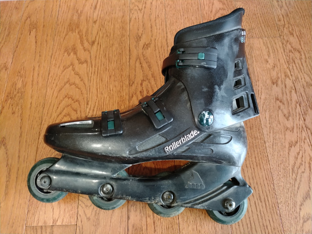 Men's Rollerblades with protective gear in Skates & Blades in Norfolk County - Image 2
