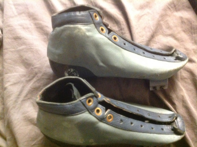 Pair of Size 39 Bont Speed Skate Boots dans Patins et patins à roulettes  à Comté de Strathcona - Image 3