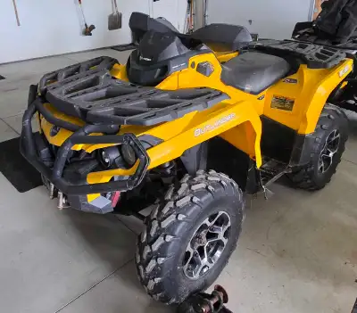 2016 CAN-AM OUTLANDER 1000cc 4x4 low miles, low hours , Exellent condition, Newer tires on aluminum...