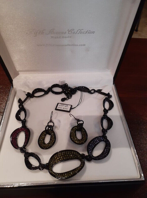 Here's the Scoop Necklace & Earrings Set (Fifth Ave Colleciton) in Jewellery & Watches in Winnipeg - Image 2