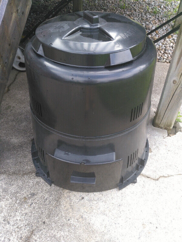 Earth Machine Garden Compost Bin in Outdoor Tools & Storage in Markham / York Region