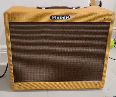 Marsh Trem-King 5F11 Replica Fender Acheter pour une projet qui étés terminer. C’est une super Tweed...