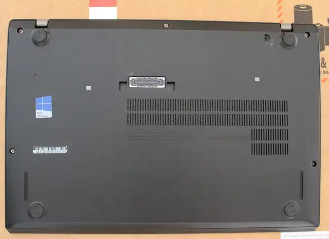 Lenovo ThinkPad T460s Ultrabook i5/8GB Win 10/11 Pro Ultrabook in Laptops in City of Montréal - Image 4