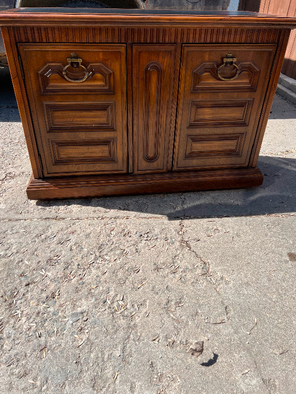 Cabinet w/ mahogany finishing in Hutches & Display Cabinets in Winnipeg