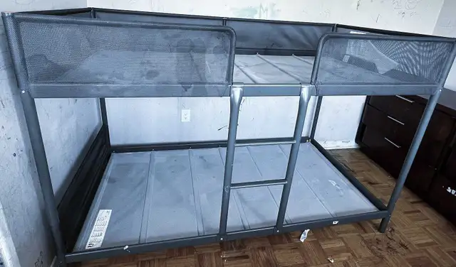 Moving sale