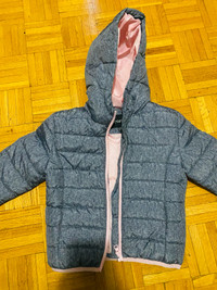 Girls snow jacket / winter jacket (like brand new) - (size 4-5)