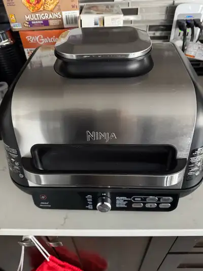 Ninja’s most powerful grill…IG651, creates direct, edge to edge high heat searing. Keep the hood dow...