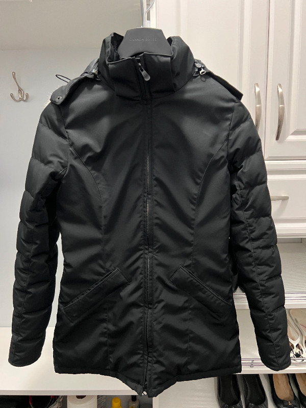 Canada Goose Women’s Belmont Coat Black Label (XS, Black) in Women's - Tops & Outerwear in Markham / York Region - Image 2