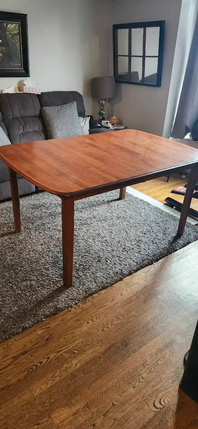Great Deal/Great Table in Dining Tables & Sets in Moncton - Image 2