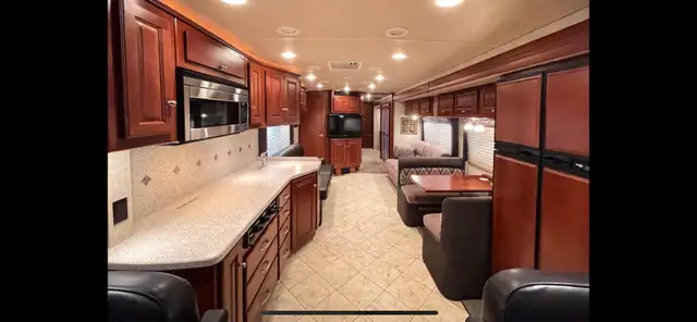 2010 Itasca Meridian 39GS – Cummins Diesel – Fully Serviced – Wa in RVs & Motorhomes in St. Albert - Image 5
