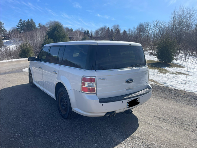 2009 Ford Flex  in Cars & Trucks in Kingston - Image 4