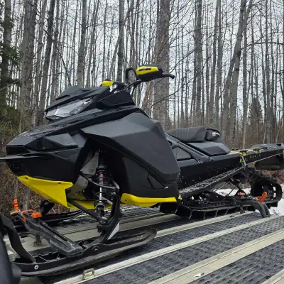 2019 skidoo 850 175 3in Electric start 3000km 140hrs Sled shed cooker can Garmin gps mount Rouge con...