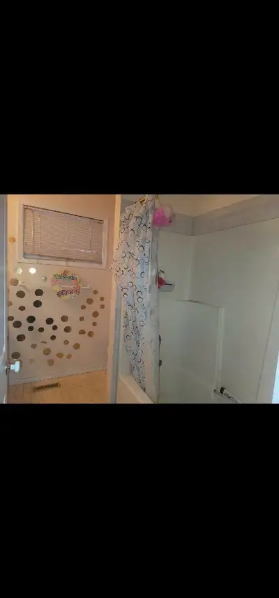 room for rent for female in millwoods edmonton