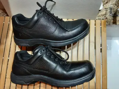 Bonnes chaussures pour hommes en cuir noir 10.5 LARGEUR 2E, View more