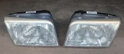2006 -2008 Mercury Grand Marquis Headlights $30 for set Located in Morden, Kings County
