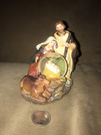 Small Vintage Resin Nativity scene/Christmas
