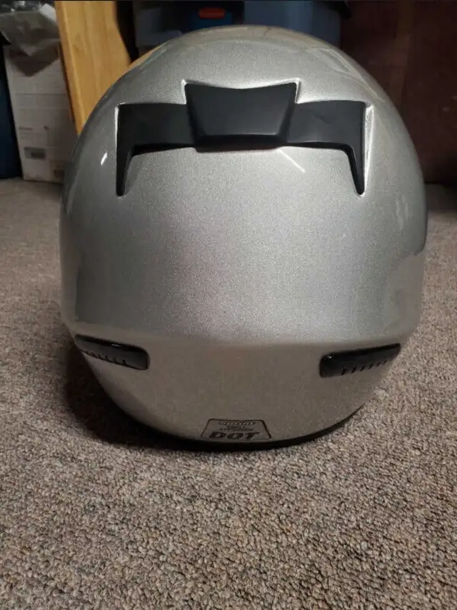 Bell motorcycle helmut in Motorcycle Parts & Accessories in Hamilton - Image 6