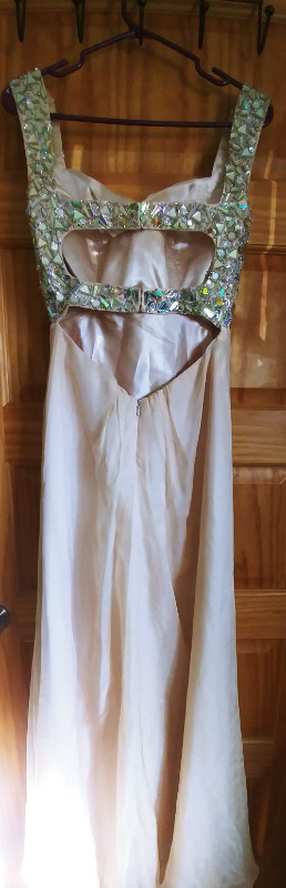 Robe de bal/demoiselle d'honneur Anais Design | Femmes - Robes et jupes |  Ville de Montréal | Kijiji
