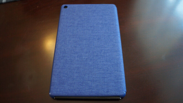 AMAZON BASICS TABLET COVER in iPad & Tablet Accessories in Norfolk County - Image 3