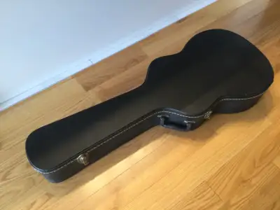 Selling my acoustic guitar hard case in excellent condition. Pet & Smoke free home. Very clean. Not...