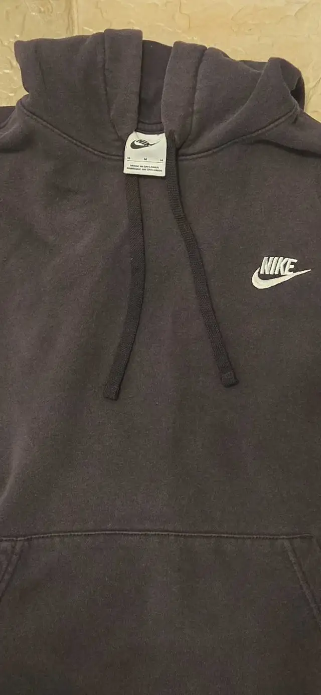 Mens medium black Nike hoodie and jogging pants in Men's in Cole Harbour - Image 4