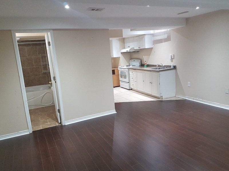 Basement 2 Bedroom Mavis/Derry Mississauga from 1st Sep Long Term