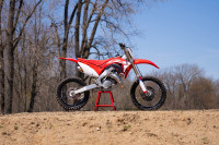 2004 cr125