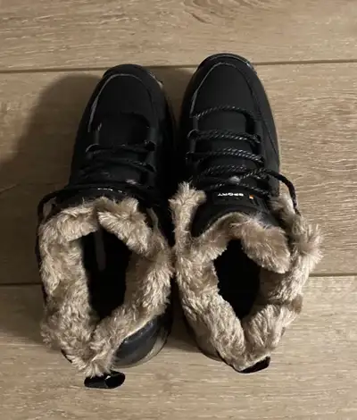 New winter  boots - in the box, View more