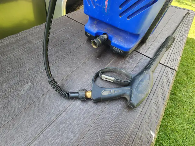 Simoniz S2000 Power Washer Corded W Foldable Handle in Outdoor Tools & Storage in Windsor Region - Image 10