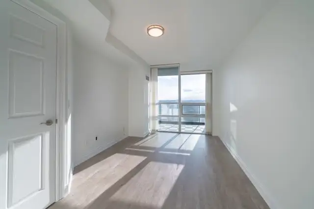 YONGE & FINCH | ONE BED+DEN | 15 Greenview Ave in Long Term Rentals in City of Toronto - Image 9