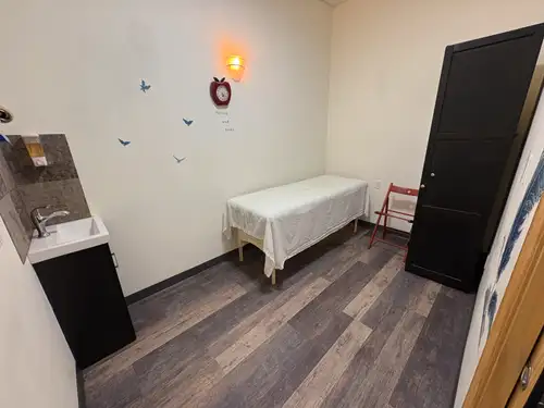 Looking for a tranquil space to pamper your clients or expand your wellness practice? This spa room...
