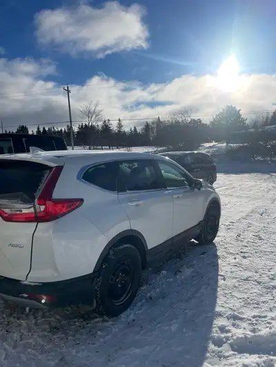 2017 CR-V EX AWD GREAT Shape Summer and winter tires on separate rims