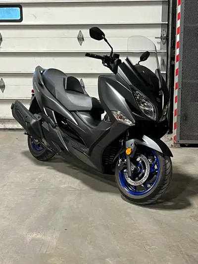 Call or text 613-662-4808 Still has factory warranty till 2029 5900km Fresh oil change Needs nothing...