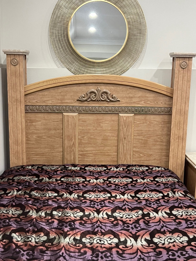 Stunning Queen Bedroom Set in Beds & Mattresses in Oakville / Halton Region - Image 3