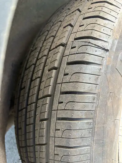 235 / 65R17 104H Power City 79 Rim 7J JL19206A0 4 practically new all-season tires designed for cros...