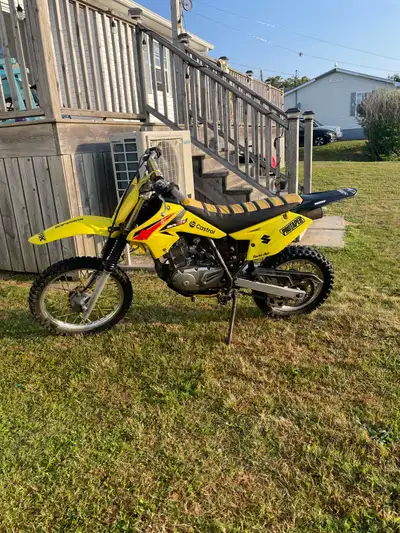 Hey I am selling a 2017 Suzuki drz 125. It is in pretty good shape and starts right up. All plastics...