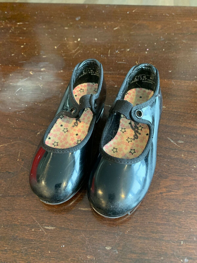 Youth Size 8.5 Capezio Tap Shoes in Costumes in St. Albert