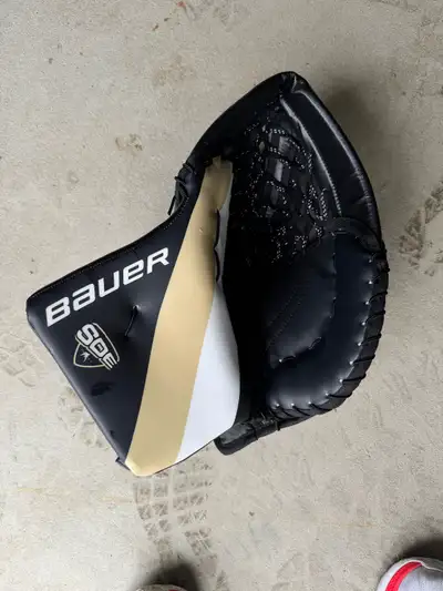 Bauer Vapor Hyperlite Goalie Glove - Left Hand, View more