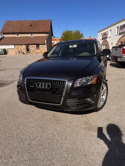 2012 Audi Q5 3.2 Runs and drives great ! Clean inside and out FUEL CONSUMPTION 11.5 (Automatic City)...