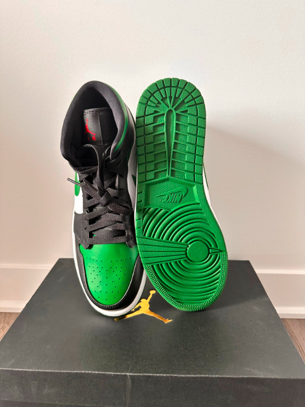 Air Jordan 1 mid pine green size us10.5 dans Chaussures pour hommes  à Laval/Rive Nord - Image 3