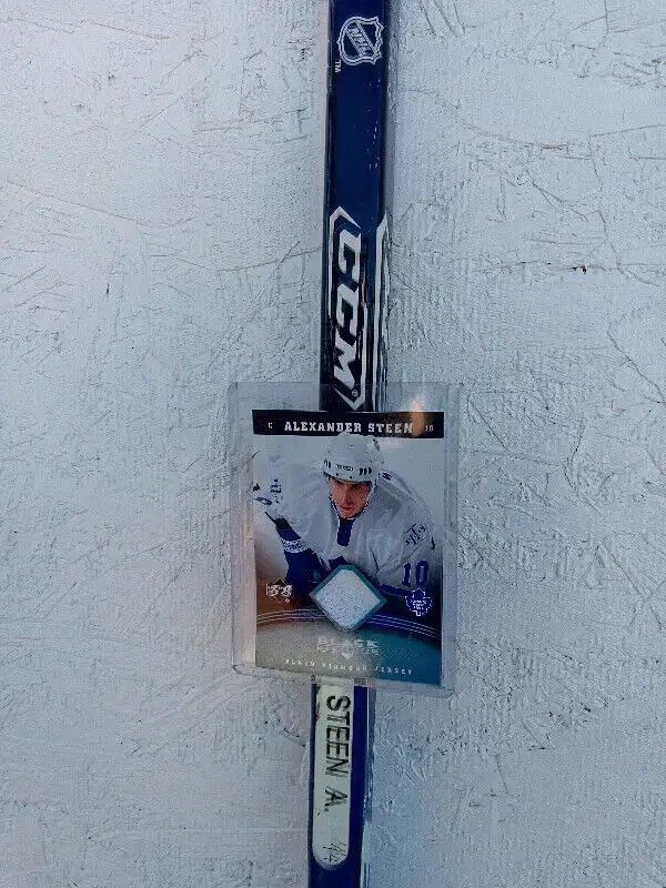 Alexander Steen Signed Rookie Hockey Stick & Card in Arts & Collectibles in Winnipeg - Image 3