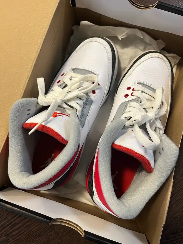 Jordan 3 Retro Fire Red 2013 in Men's Shoes in City of Toronto - Image 6