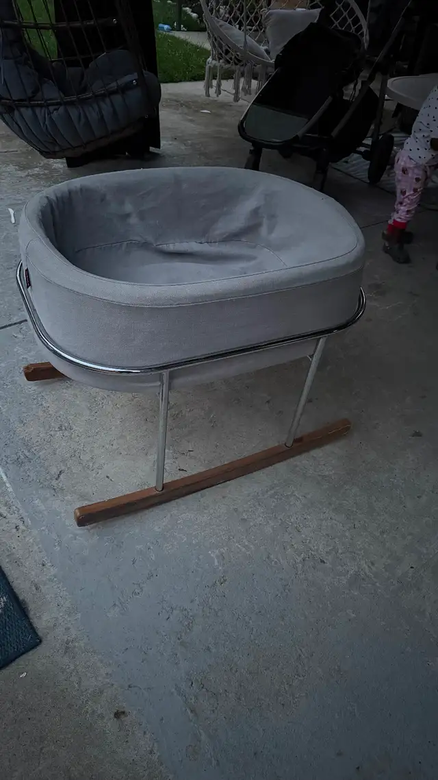 Baby Bassinet rocker in Playpens, Swings & Saucers in Mississauga / Peel Region - Image 6