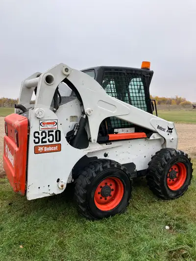 2010 s250 bobcat , this has been a great machine, always shedded in a heated shop. In the 3yrs I’ve...