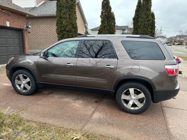 CLEAN 2011 GMC Acadia SLT2 AWD Leather 7-seater in Cars & Trucks in Hamilton - Image 4