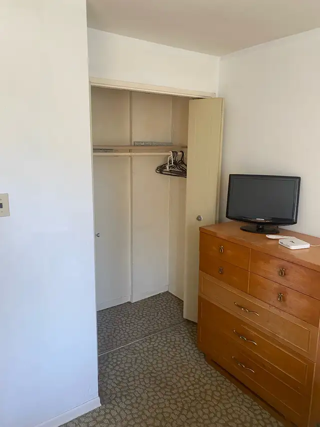 One bed room for rent in Room Rentals & Roommates in Peterborough - Image 5