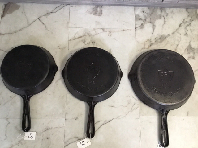 Vintage GSW Cast Iron Fry Pans $50 EACH in Kitchen & Dining Wares in Trenton - Image 2